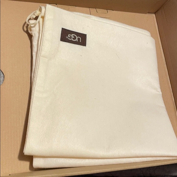 UGG AMAL WEDGE 8.5!!! - Picture 3 of 8